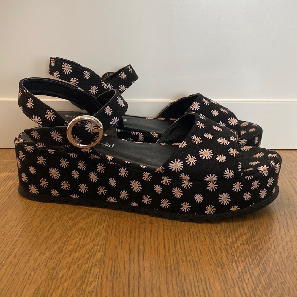 Dirty Laundry Daisy Heels